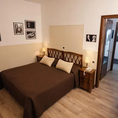 Hotel Hotiday Citylife 4*